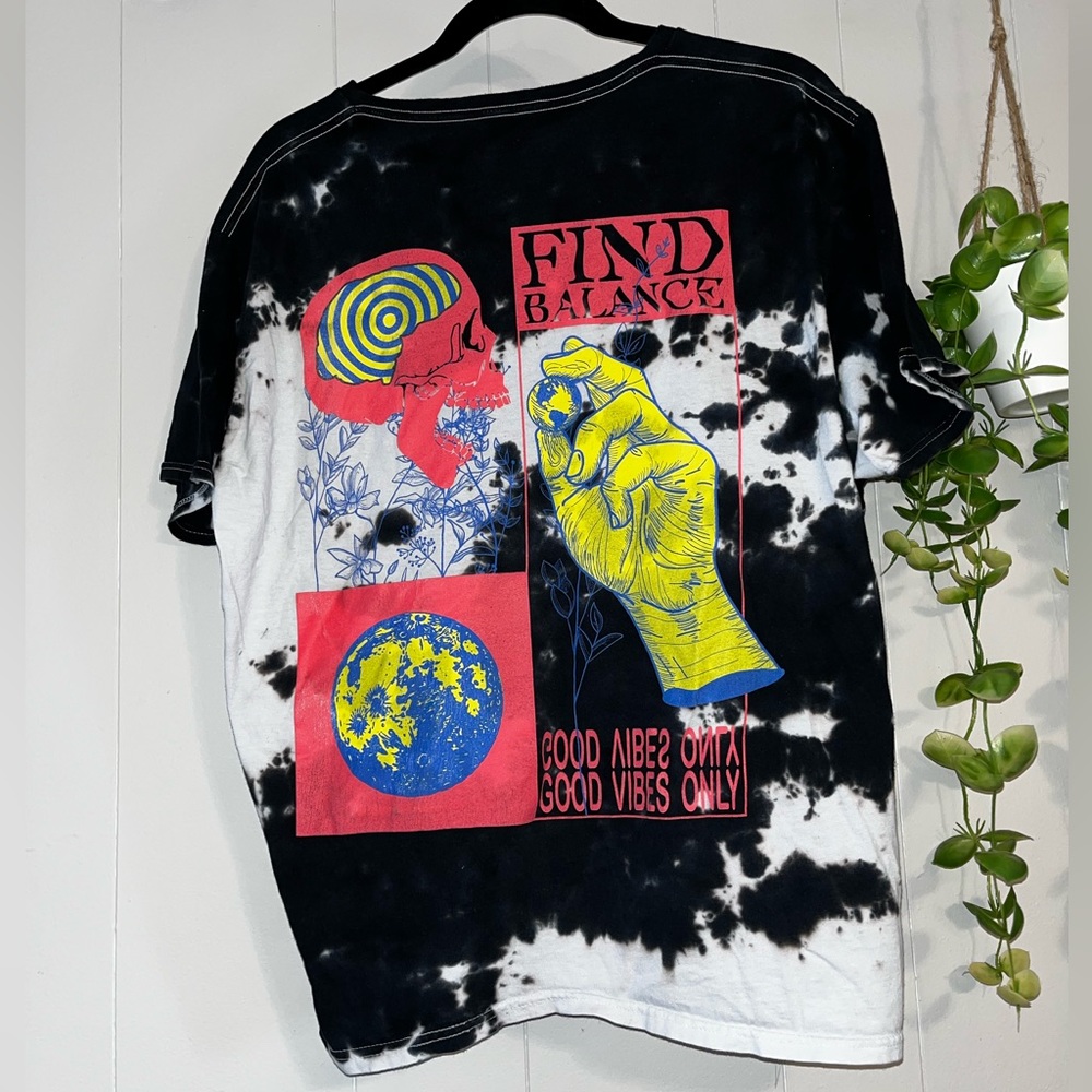 Graphic short sleeve